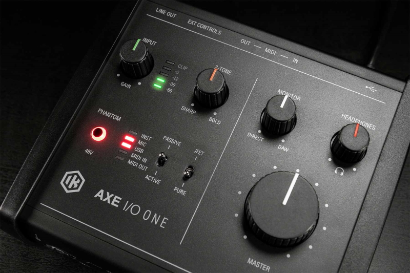 IK Multimedia AXE I O front