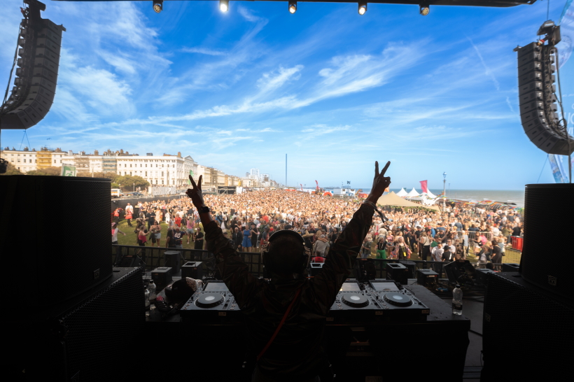 MartinAudio GLORIOUSDAY BRIGHTON 01 LCVISUALS